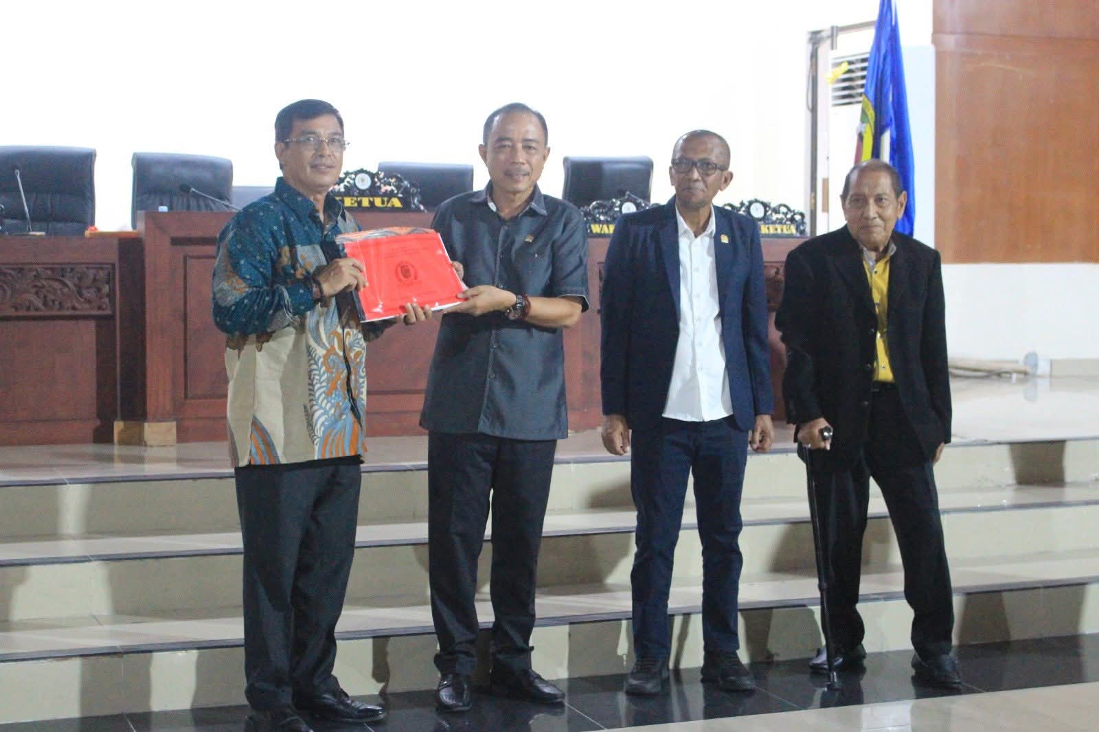 Rapat Paripurna DPRD Kabupaten Parigi Moutong Dengan Agenda Laporan Reses Anggota DPRD Kabupaten Parigi Moutong Masa Persidangan I Tahun Sidang 2025-2026