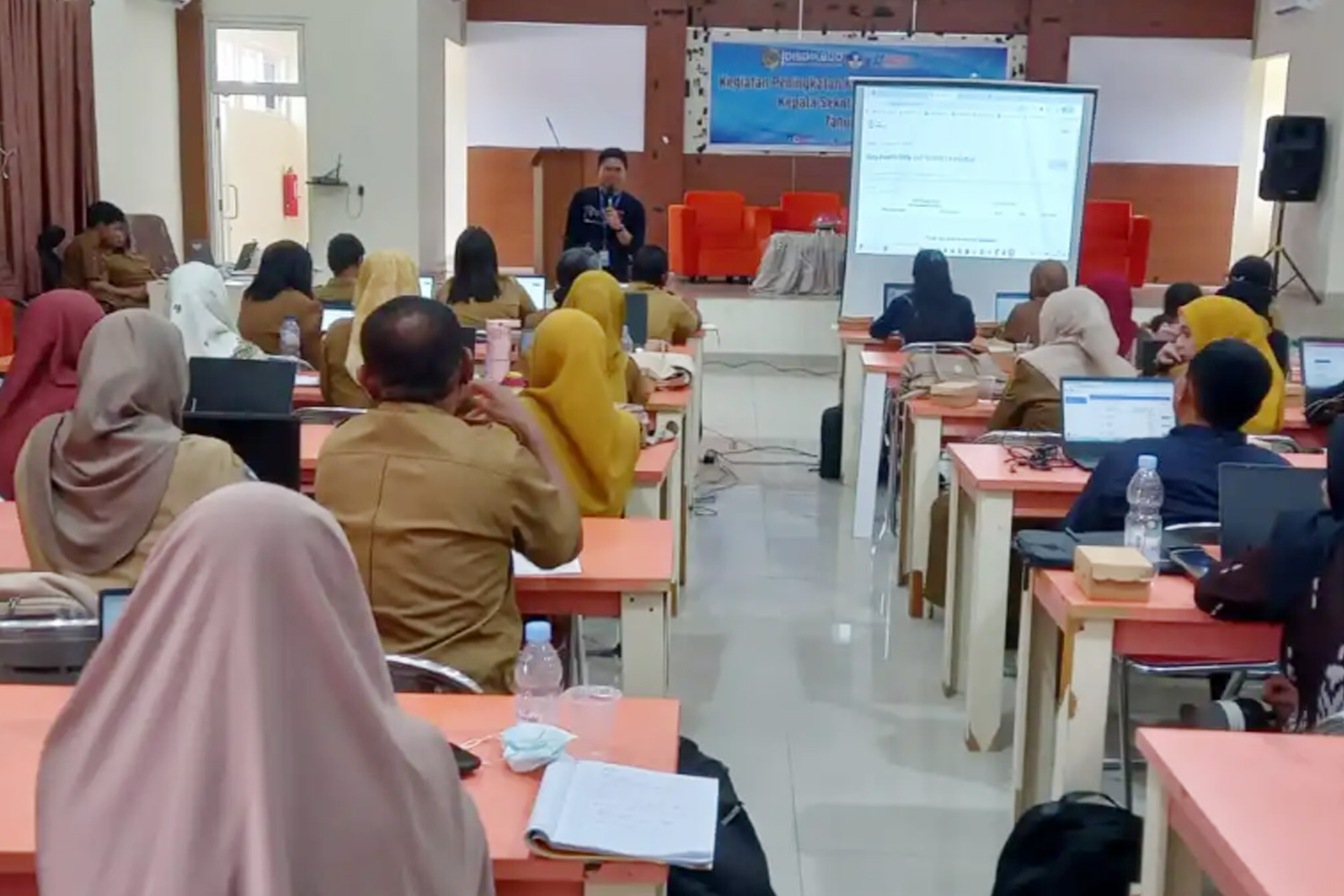 Disdikbud Parigi Moutong Tingkatkan Kompetensi Literasi Digital Guru SD