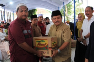 Pemkab Parimo Tebar Kepedulian, Pesantren dan Panti Asuhan Terima Bantuan Sembako