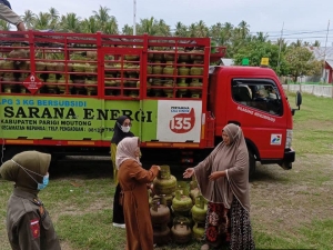 Ringankan Beban Masyarakat, Pemkab Parigi Moutong Distribusikan Ribuan Tabung LPG Gratis